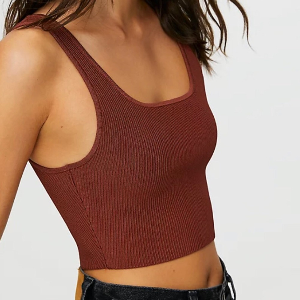 Aritzia Babaton ribbed cropped tank